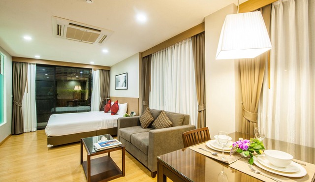 Burgundy Residence in Si Maha Phot