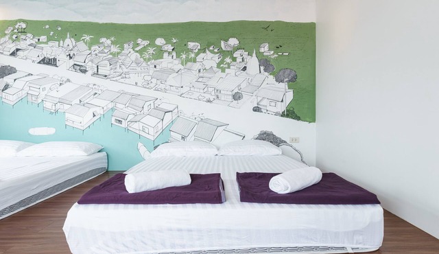 [C]GLASSHOUSE&bathroom 5-minutes walk from Khao San Road. in กรุงเทพมหานคร