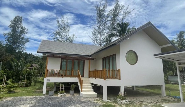 Canal Villa in Chaloklum