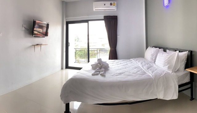 Chan place Hotel in Chok Chai
