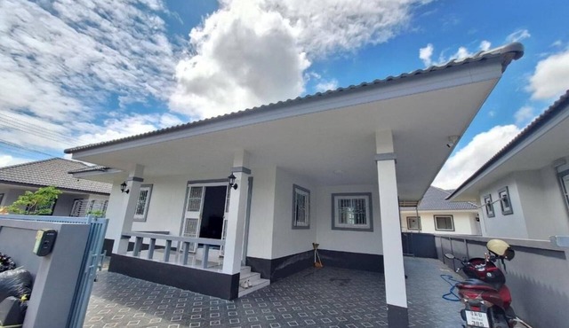 Charming 3-bedroom house with AC, WiFi in lovely Chiang Mai in San Sai