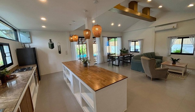 Charming 3-bedroom villa with AC and WiFi in Koh Phangan in Surat Thani