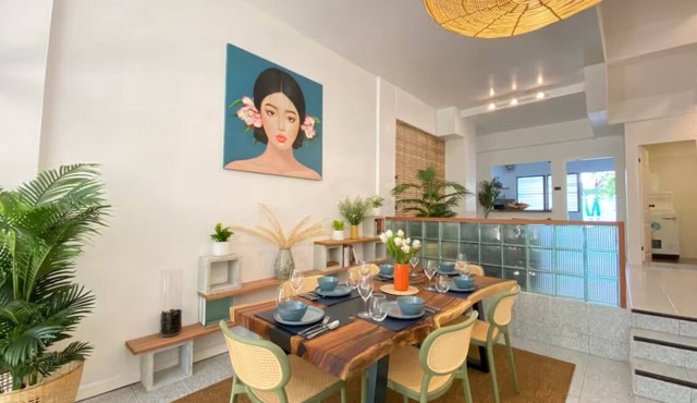 Charming 3-bedroom townhome with AC, free wifi near Central Festival in Fa Ham