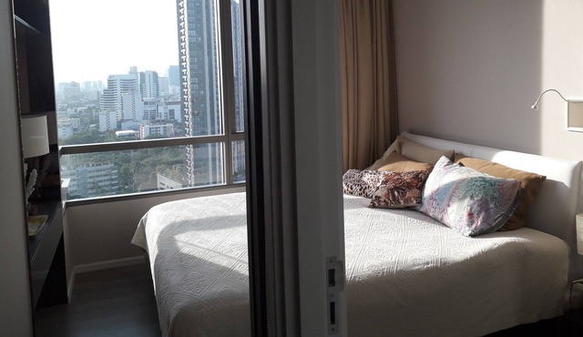 Charming apartment - 21st floor - Luxury condominium - BTS Phra Khanong - in Bangkok