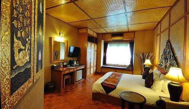 Coral Hotel Bangsaphan in Bang Saphan
