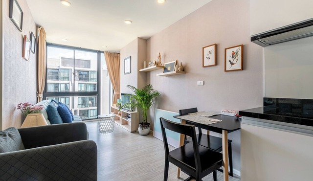 Cozy 1-bedroom condo in Nimman, Chiang Mai. 4 mins walk to One Nimman, Maya Mall in Chang Wat Chiang Mai