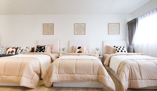 Cozy 1-Bedroom Condo near IMPACT Arena, 3 Beds, Wi-Fi, A/C and Washing Machine in Bangkok
