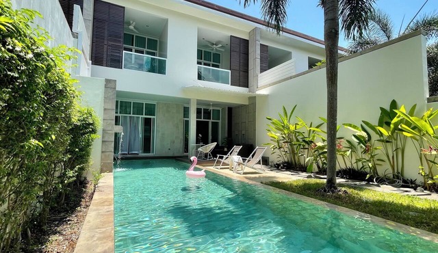 Cozy 3-Bedroom Pool Villa at Oxygen Bang Tao, Phuket in Tambon Choeng Thale