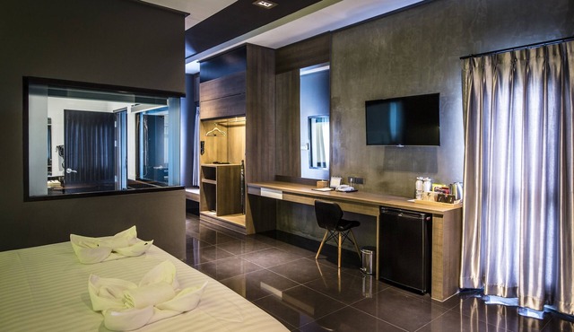 Cresco Hotel Buriram in Buriram