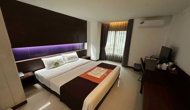 Deluxe City Stay | Near Airport Link & Transport in Bangkok