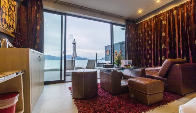 Deluxe Suite with Jacuzzi in Patong (B) in Pa Tong