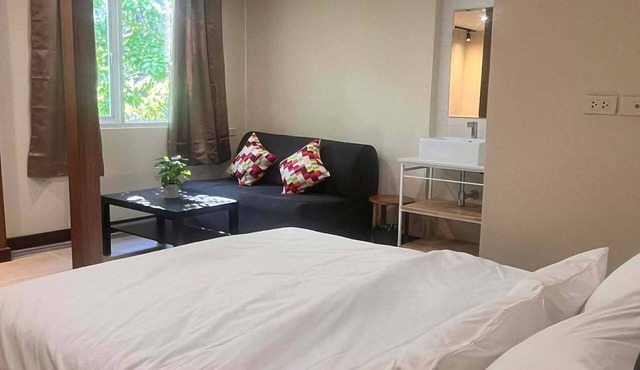 EAIN WORKplusSTAY in Bangkok