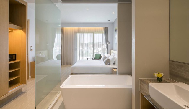 Eastin Thana City Golf Resort Bangkok in Bang Phli