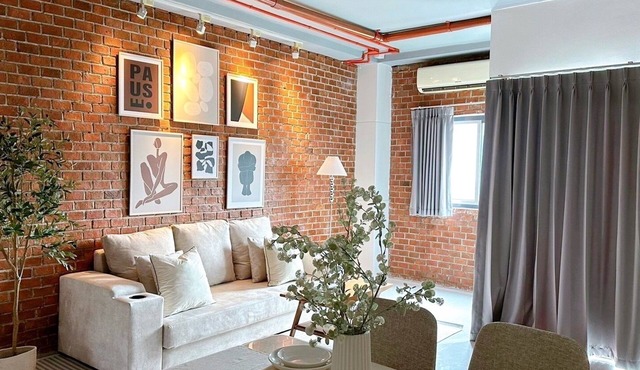 Ekkamai Loft kingbed+ couch +convertible sofabed + airmatt, max 4 in Krung Thep Maha Nakhon