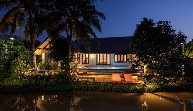 Entire Luxury Private Pool Villa No.8 Chiang Mai, Thailand in Saraphi