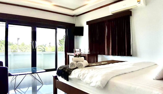 EZ House & Cafe in Sukhothai