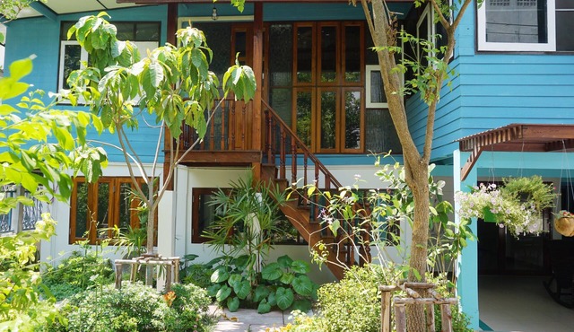 Family Boutique Rooms Near Victory Monument BTS Station in Bangkok