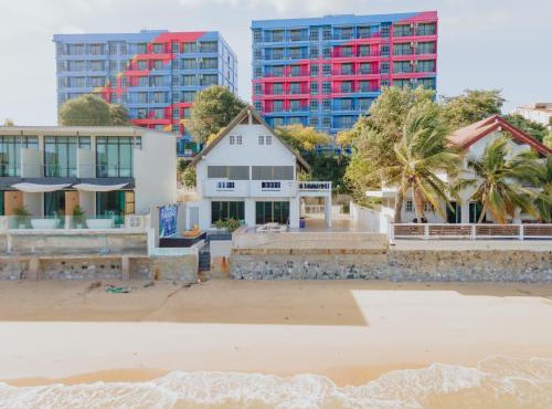 Gao Bee One Beach Club in Ban Chang