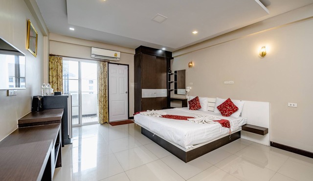 Gold Airport Suites in Bangkok