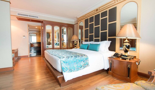 Golden Tulip Sovereign Hotel Bangkok in Bangkok