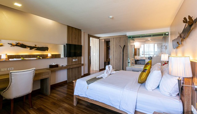 Grand Ratchapruek Hotel in Pak Kret