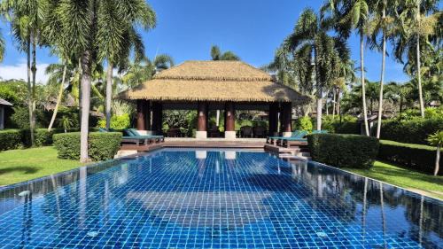 Green Garden Villa Hotel in Nai Harn Beach