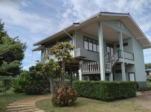 Green Home by Canal in Ban Tha Long Hip