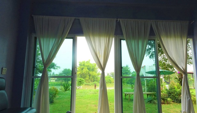 Happy Hamlets Resort in Doem Bang Nang Buat