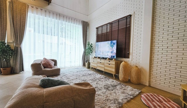 Heart of Chiangmai old town Entire villa with private pool and garden - 3BR/2BA in muang chiangmai