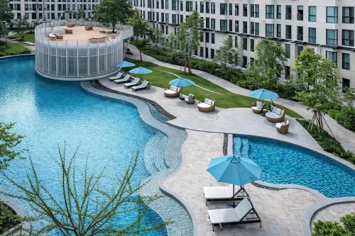 High Floor Peaceful Studio Near BTS Sukhumvit in Ban Khlong Samrong