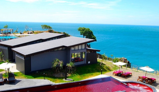 Houben is a private boutique with sea-view rooms graciously perched on a cliff. in Koh Lanta
