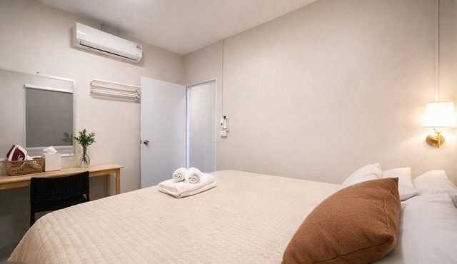 Hug Ubon Rooms – 1 Bedroom, Separate Living Room, Pet-Friendly Stay in Warinchamrap
