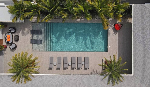 Huge 4 BDRS pool villa with pool table at rawai in Tambon Rawai