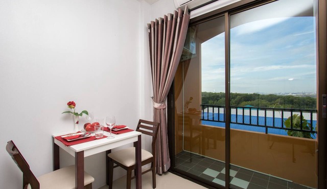 I-Home Residence and Hotel in Pluak Daeng