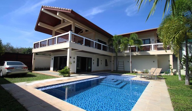 Infinity Pool Villa by Aonanta Group in Aonang