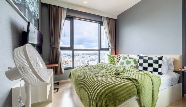 Kaws Theme - Luxury Seaview High Floor l Infinity Pool l Central Pattaya in Muang Pattaya