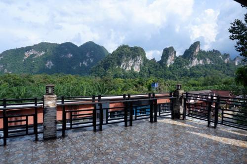 Khao Sok Nature Place - SHA Certified in Khao Sok National Park