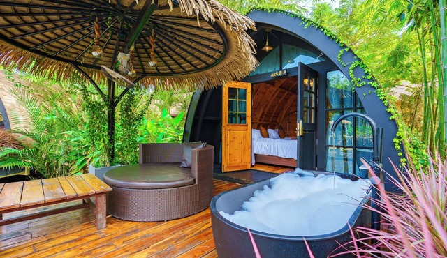 Khum Damnoen Resort in Damnoen Saduak