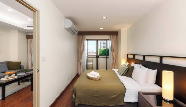 King Suite57m²BigTubBalconyKitchen+BTS+1GBsWiFi - Apartment