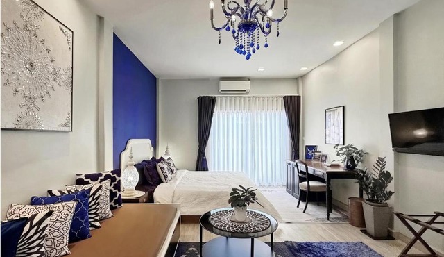 KIT-TI's Art Home - Modern Classic 3BR Townhome in Sukhumvit in Bangkok