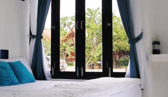 Laemsing Whitehouse Resort in Laem Sing