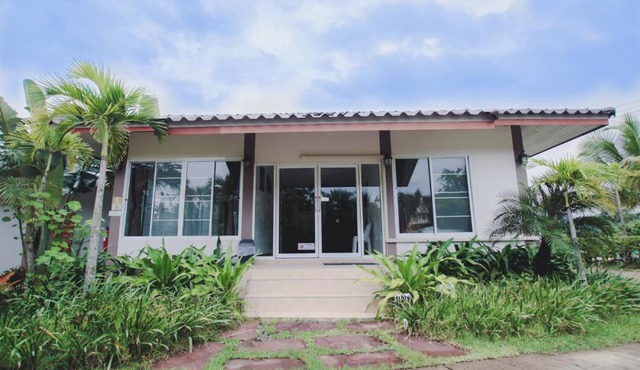 Lamphurai Riverside Resort and Spa in Khao Saming