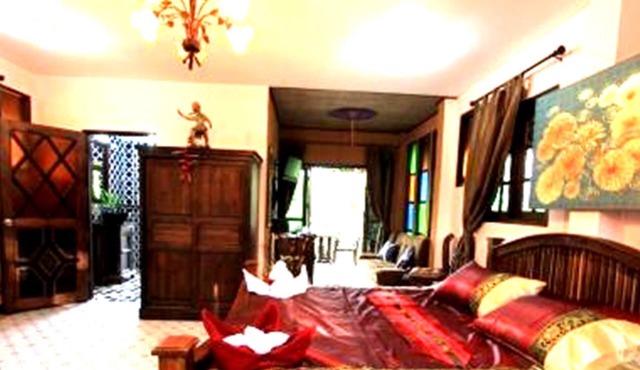 Lanna Saithong Resort in San Sai