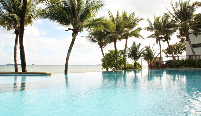Large 3 Bedrooms, 2 Baths Beachfront Condominium with Private Beach in Rayong