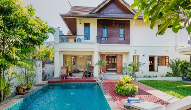 LARGE SURIN/BANGTAO VILLA WITH PRIVATE POOL/GARDEN in Thalang