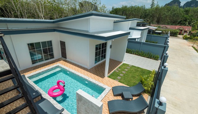 Lark Pool Villa Krabi (3 BDR) - 5 min from the beach. in Krabi