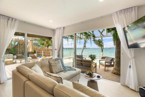 Little Me Beachfront Villa in Amphoe Koh Samui
