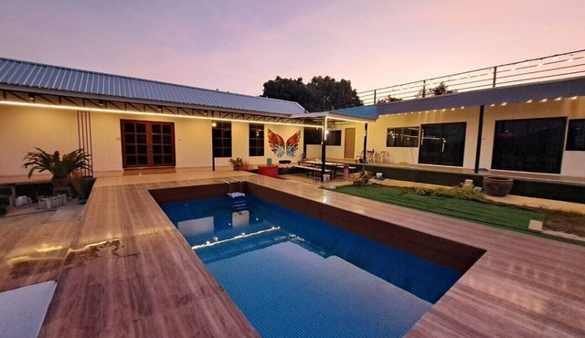 Lsarl Pool Villa in Khanong Phra