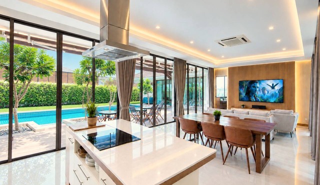 Luxurious 3-Bedroom Private Pool Villa with Billiard only 10 Mins to Sea & Malls in Tambon Nong Kae