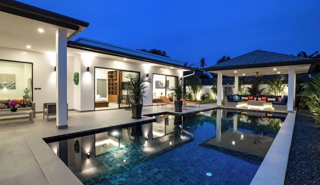 Luxurious 3 bedrooms pool villa at rawai in Tambon Rawai